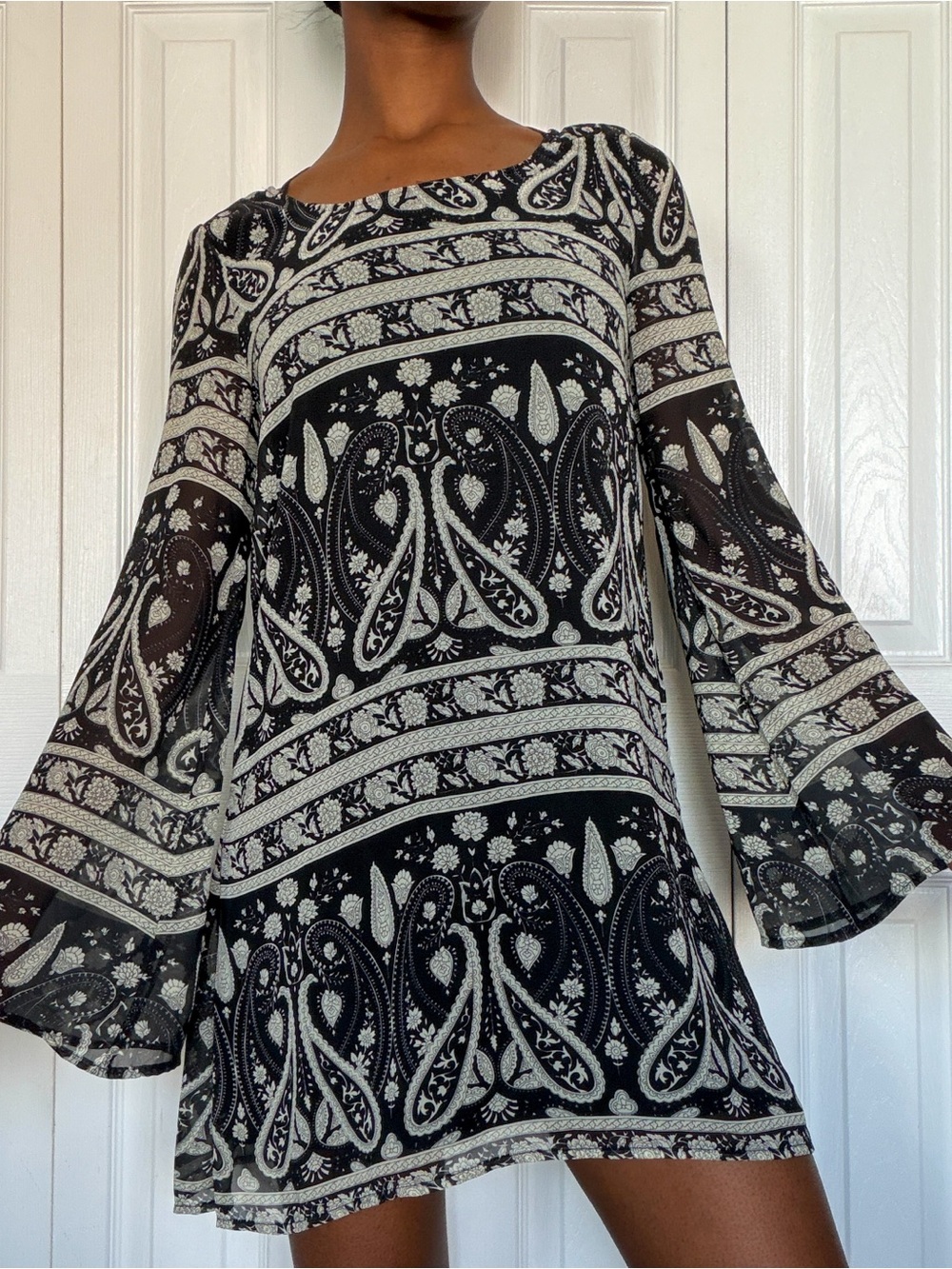 Blu Pepper Black & White Paisley Bell-Sleeve Mini Dress